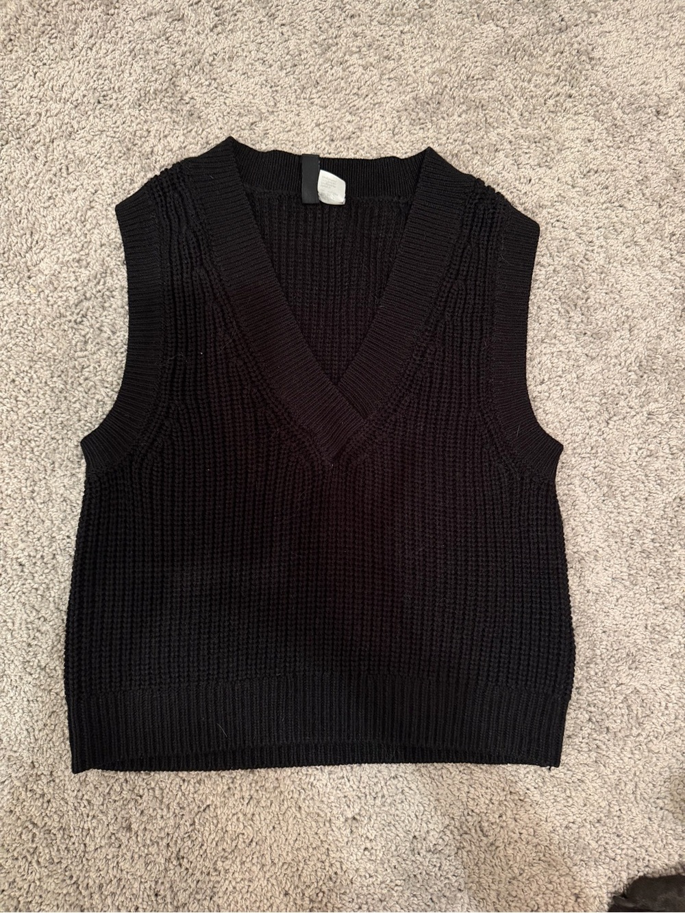 Black V-Neck Cropped Knit Sweater Vest